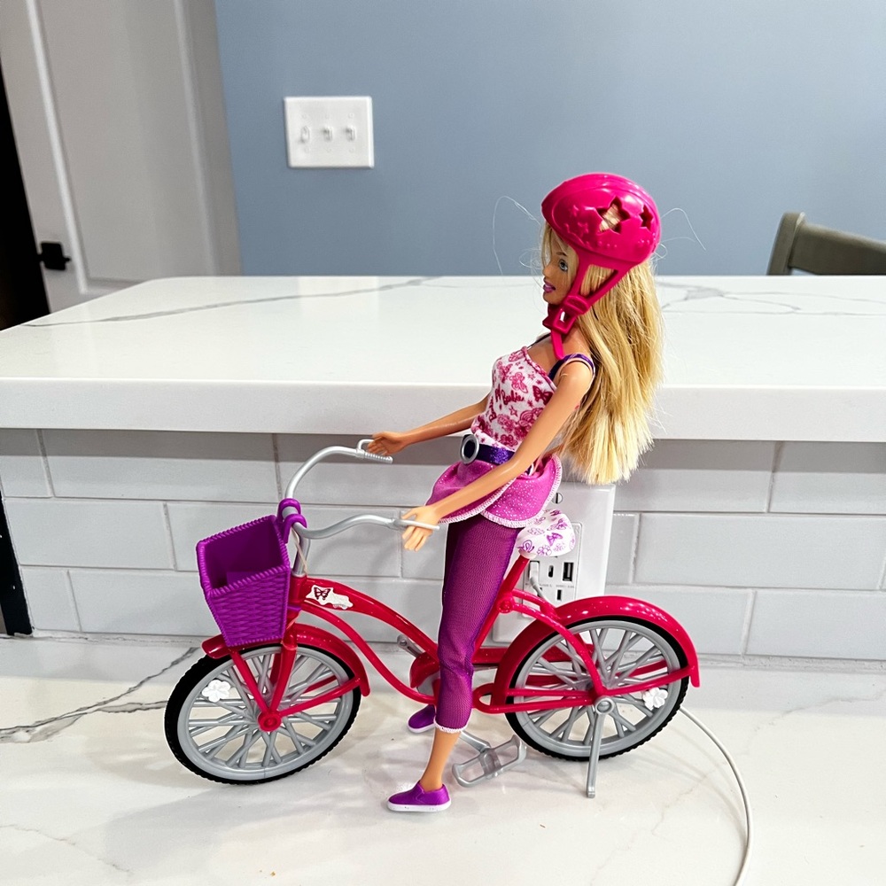 2009 BARBIE GLAM BIKE Exclusive at Target MATTEL- Like NEW- MINT OPENED Box